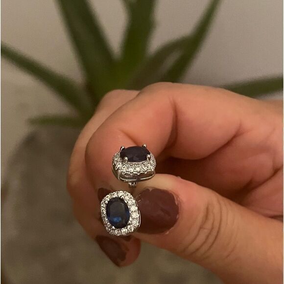 The Inheritance Sapphire Earrings in 925 and Cubic Zirconia - Picture 8 of 9
